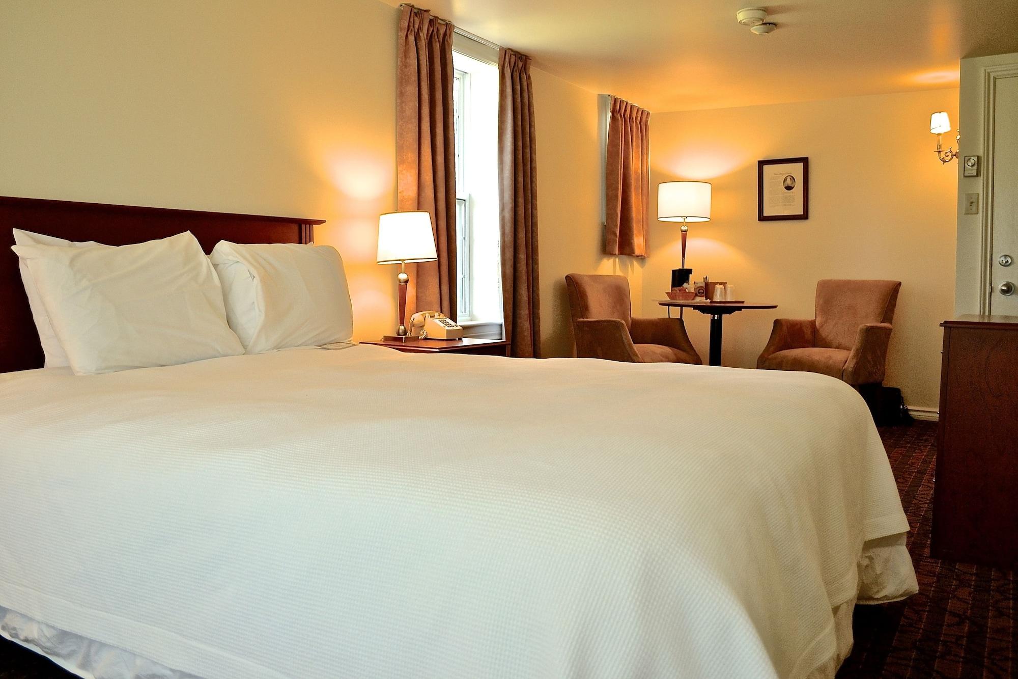 Inverary Resort Baddeck Exterior photo